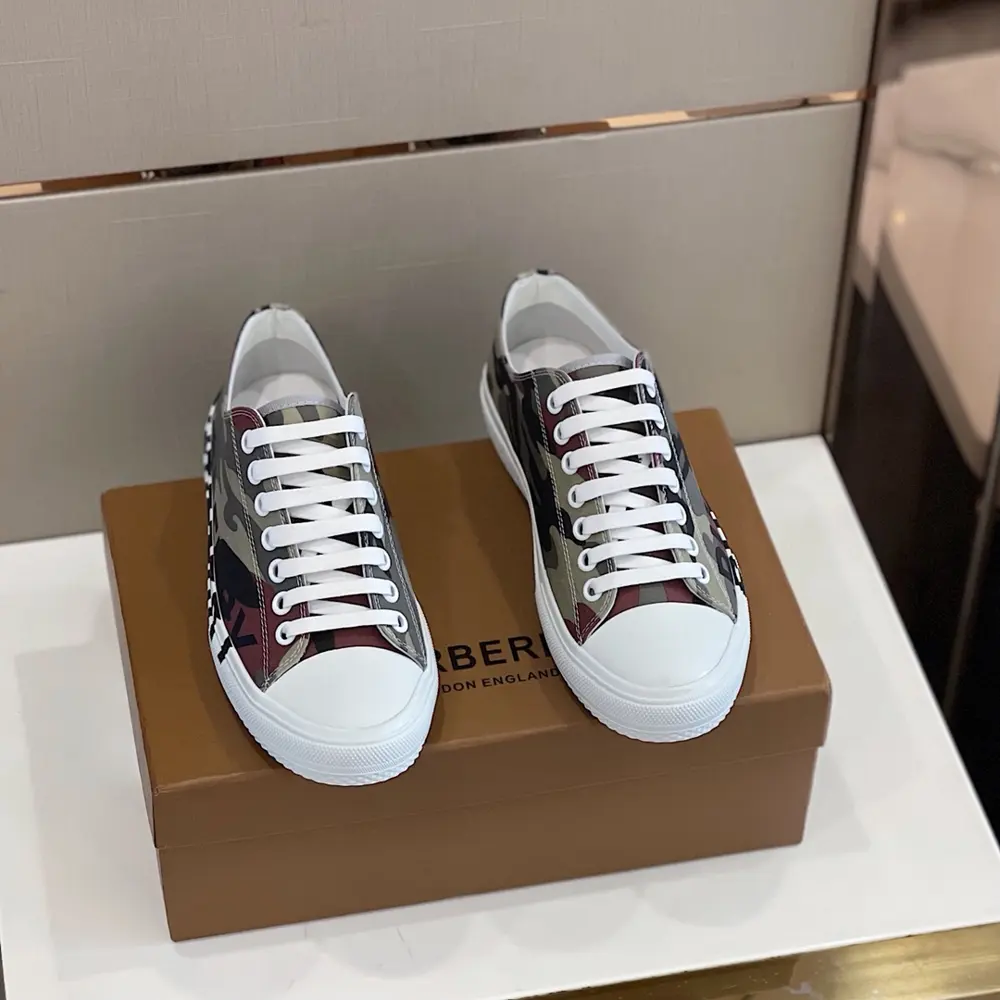 BURBERRY Men’s Vintage Logo Print Cotton Sneakers