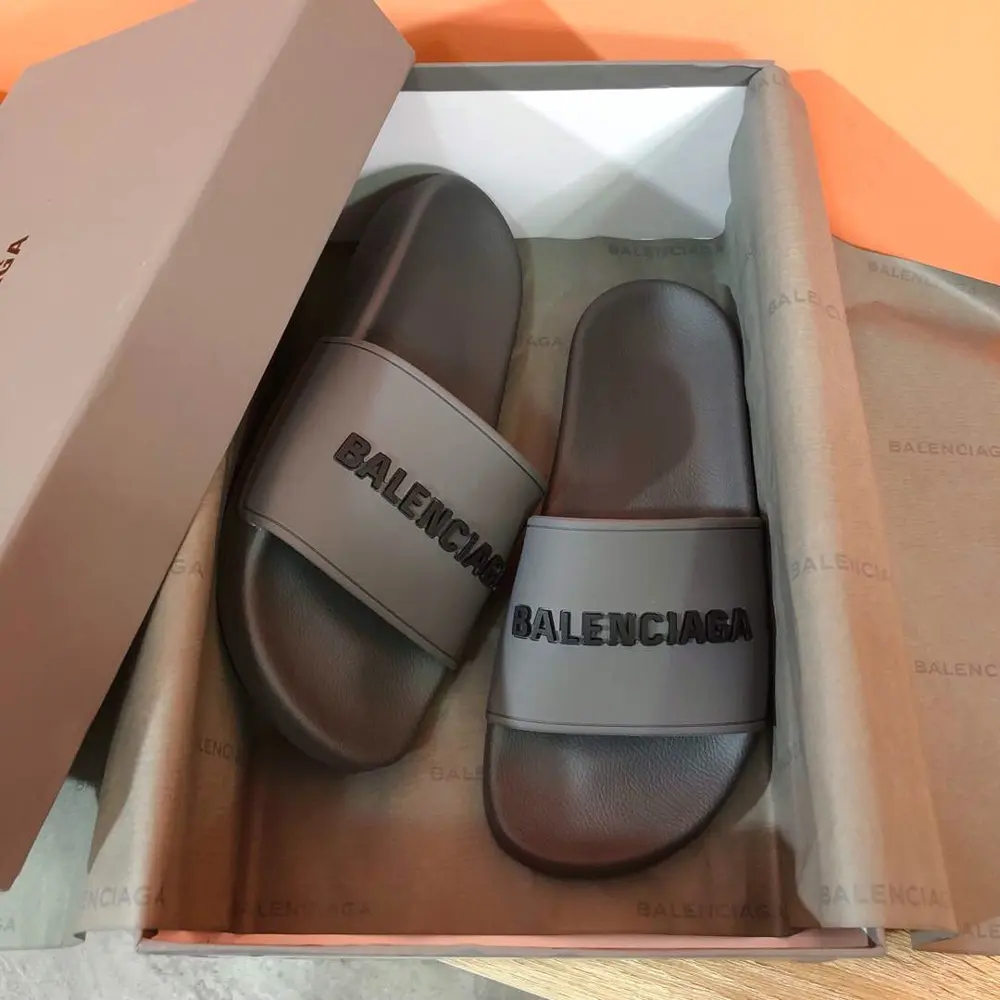 BALENCIAGA classic couple beach slippers