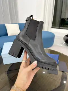 Women’s shoes Sports original Prada’s latest short boots Simple and elegant Fashionable and