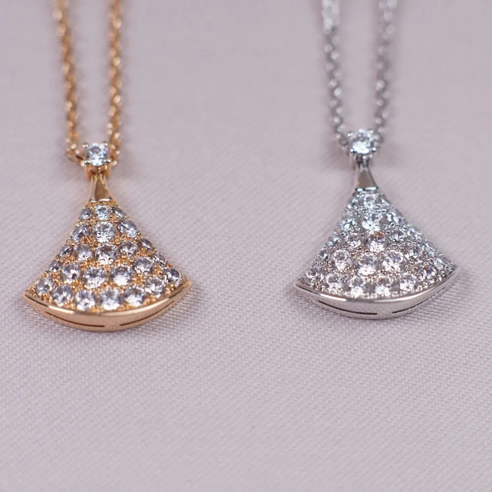 Bvlgari diva small fan full diamond necklace