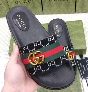 Gucci slippers