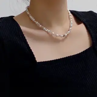 Chanel pearl necklace