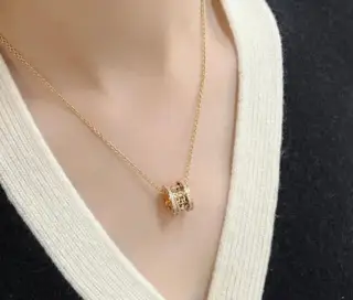 Bvlgari high-end spring necklace with diamond rivets on both sides