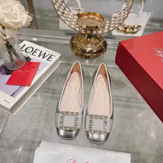 Roger Vivier new diamond buckle small square heel shoes