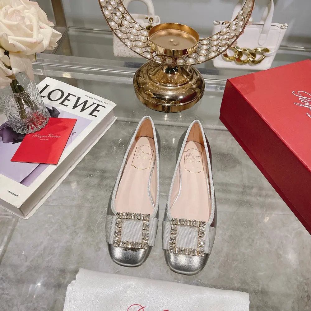 Roger Vivier new diamond buckle small square heel shoes