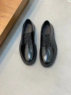 Salvatore Ferragamo Ferragamo height-enhancing leather shoes series are sold at the counter