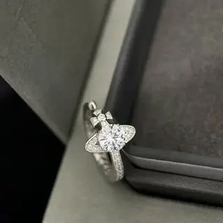 Vivienne Westwood Saturn open ring