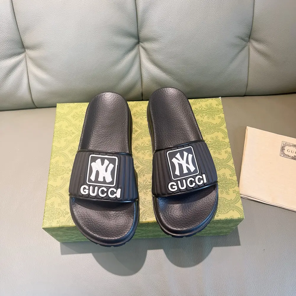 Gucci beach sandals flip flops