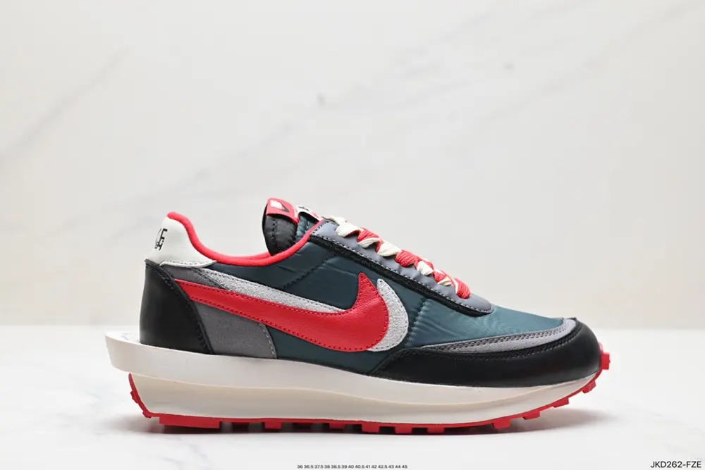 Japanese deconstruction aesthetics SACAI joint × NIKE LDV Waffle overlapping design Sneakers CN8898-002