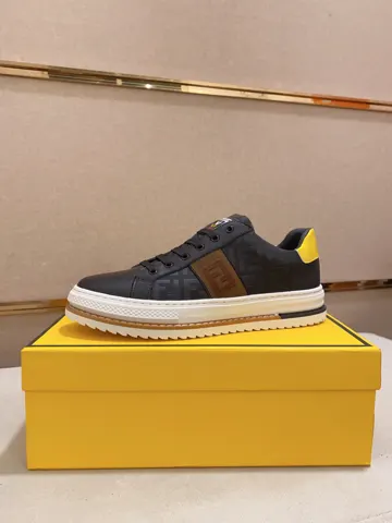 Fendi casual sports shoes upper Imported cowhide fabric Imported sheepskin lining. Original