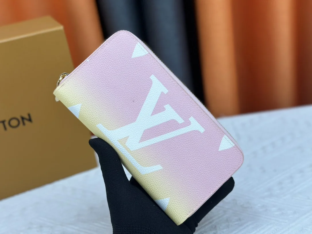 Louis Vuitton Wallet M80361