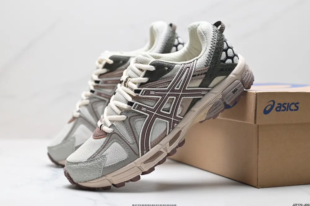 ASICS Gel-Kahana 8 ASICS classic outdoor running shoes. The functional and outdoor styles 1011B109-029