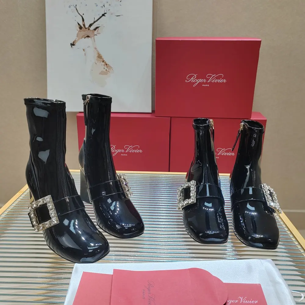 Roger Vivier high-heeled diamond boots are now available