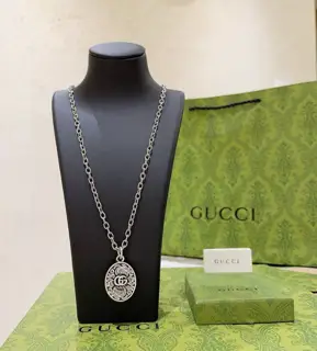 Gucci The latest Gucci necklace with a higher grade chain