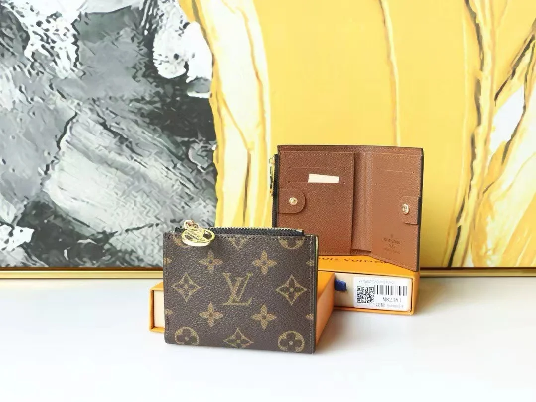 Louis Vuitton Clutch M82381