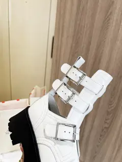 Women’s shoes
