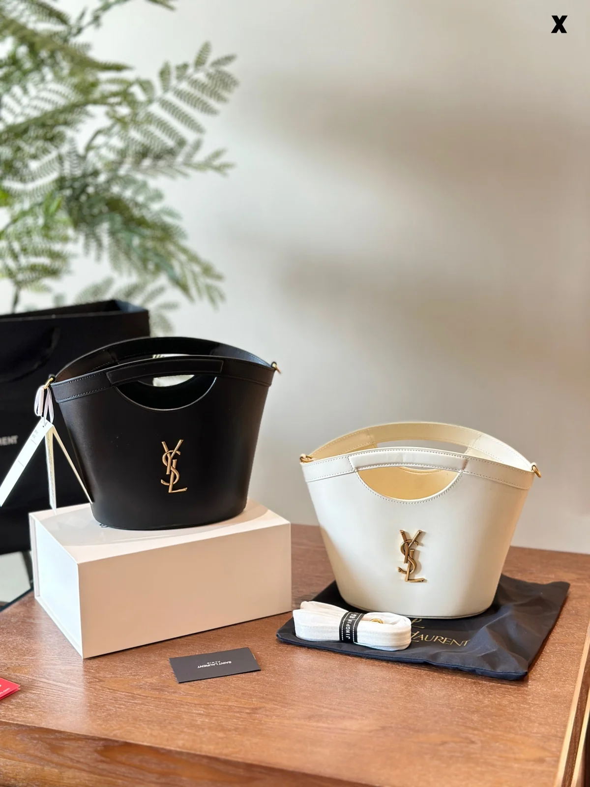 Yves Saint Laurent Tote