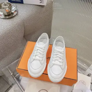 Hermès latest casual white shoes