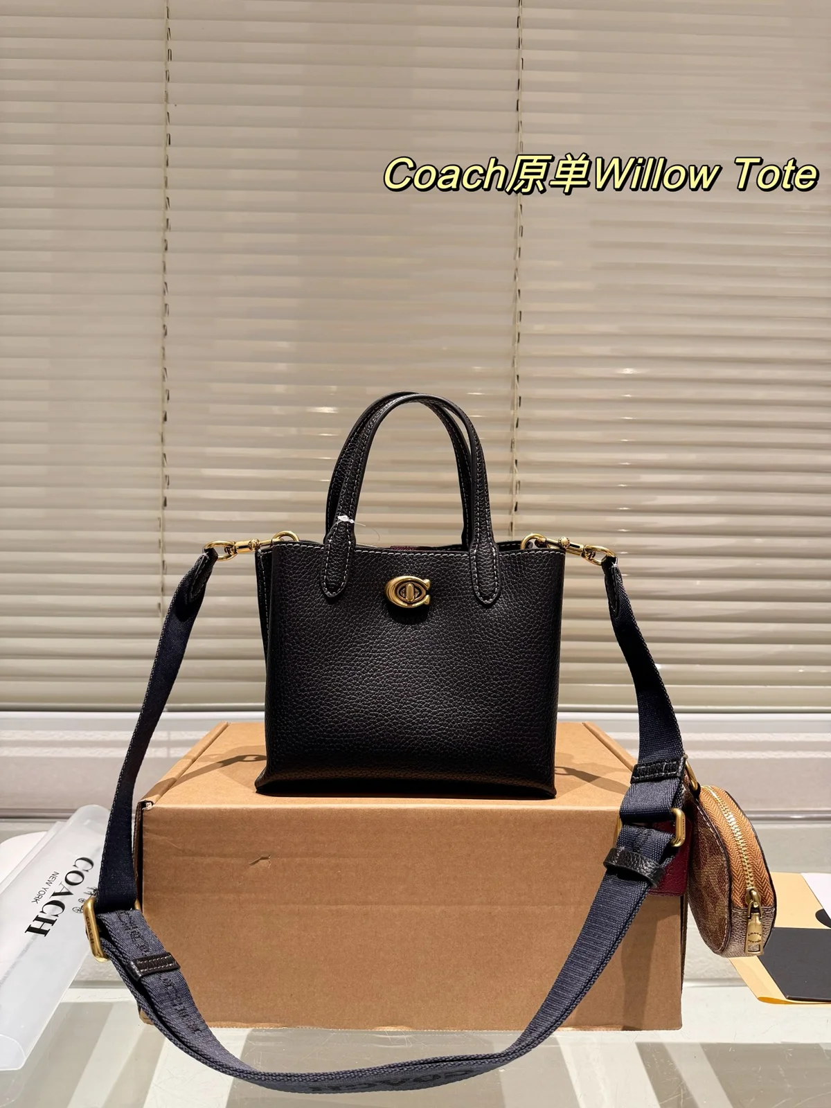 COACH Tote