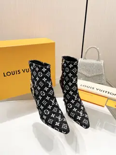 Louis Vuitton show style 6-inch boots