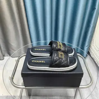 Chanel Diamond Chain Double C Lazy Slippers