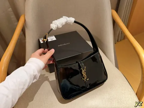Yves Saint Laurent Hobo