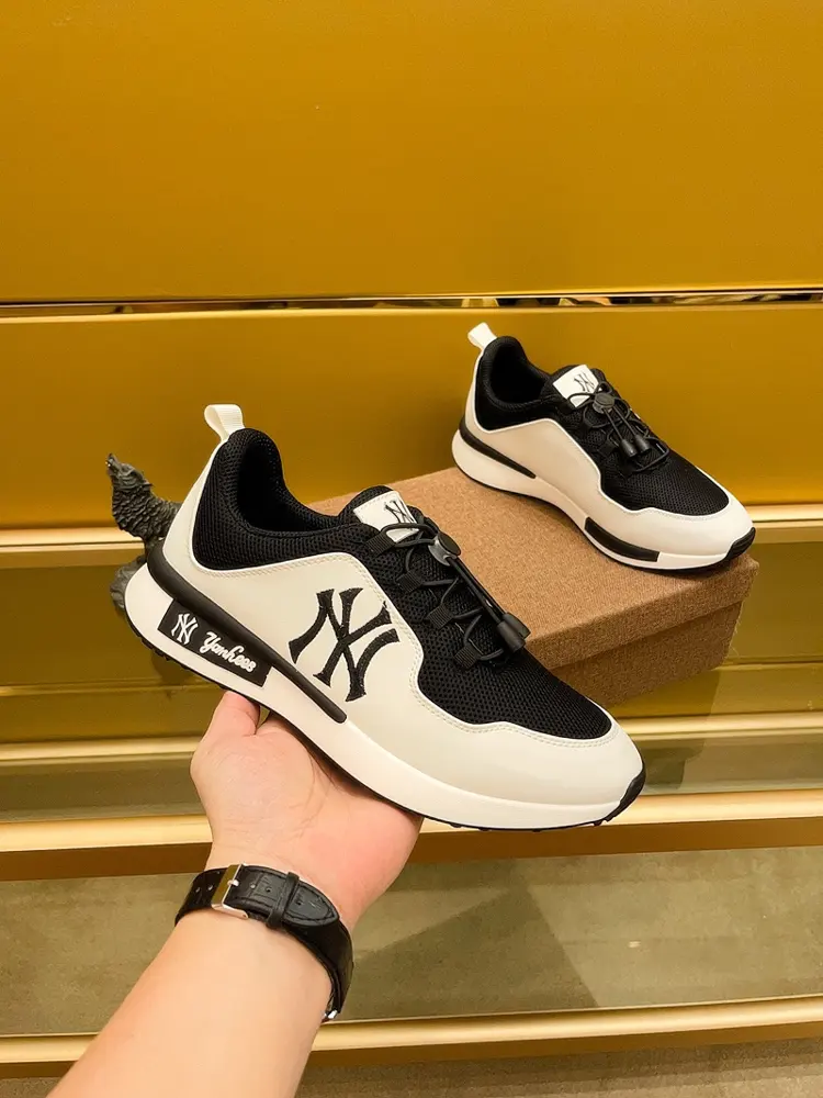 Gucci men’s shoes. The upper