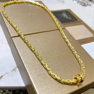 Bvlgari DIVAS’ DREAM series is in perfect condition and has invincible details. The unique