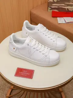 Valentino new men’s casual white shoes