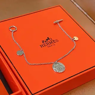 Hermes bracelet It really tests the craftsmanship of the master. Make sure every detail is