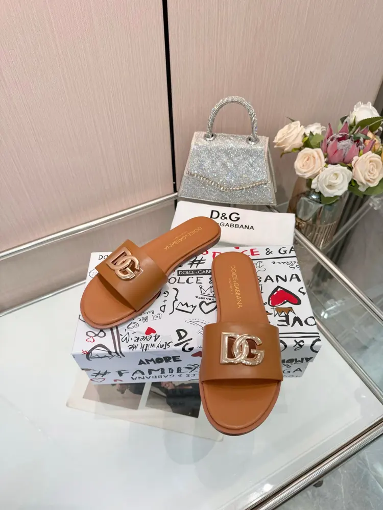 Dolce & Gabbana slippers