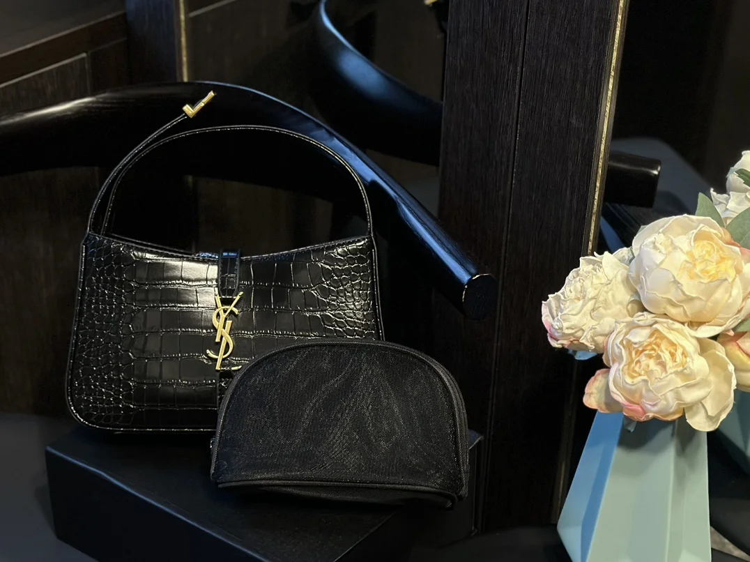 Yves Saint Laurent Bag
