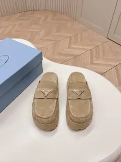 Prada thick-soled sandals triangle buckle bread-toe half-slippers latest catwalk series