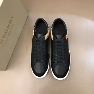 Burberry men’s classic low-top sneakers
