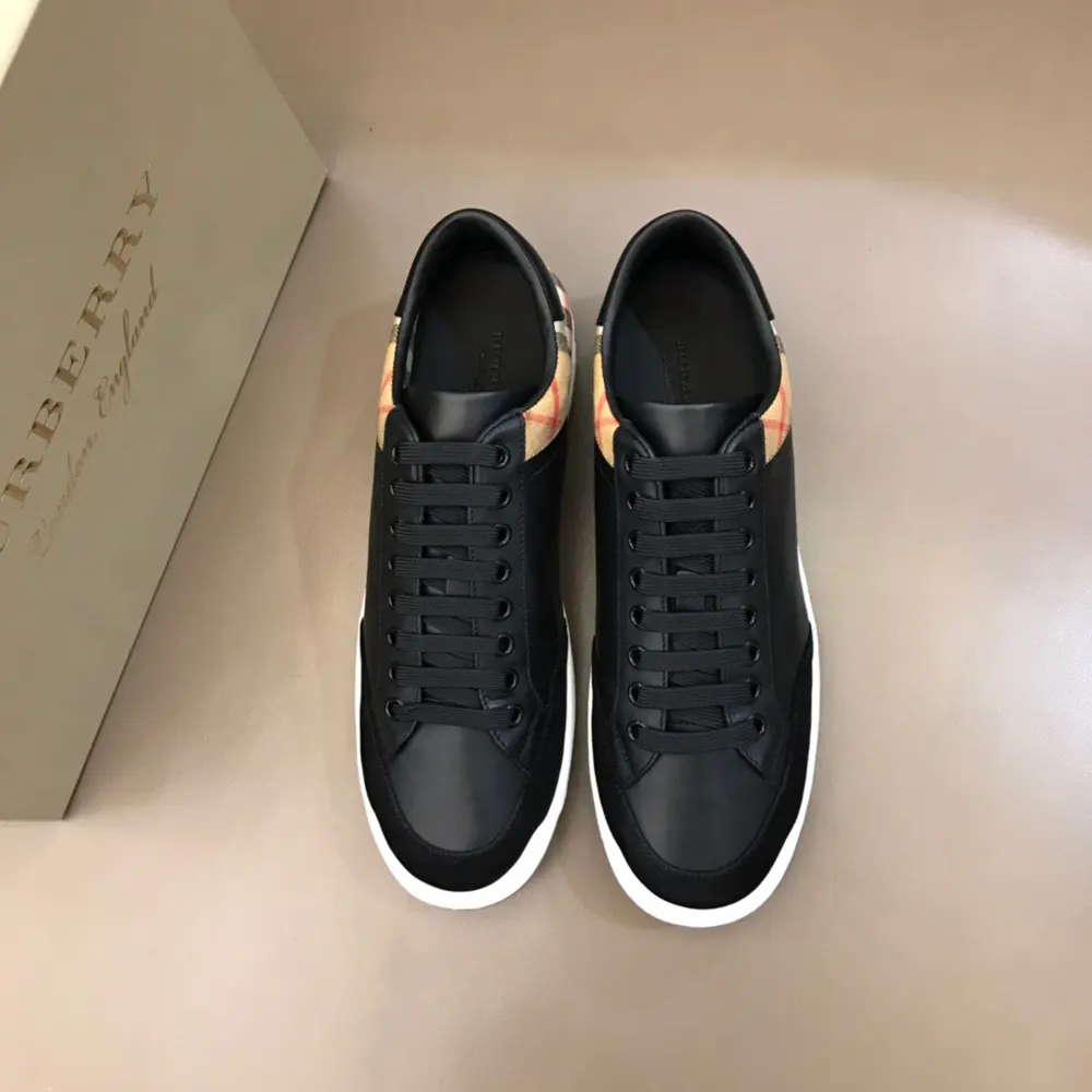 Burberry men’s classic low-top sneakers
