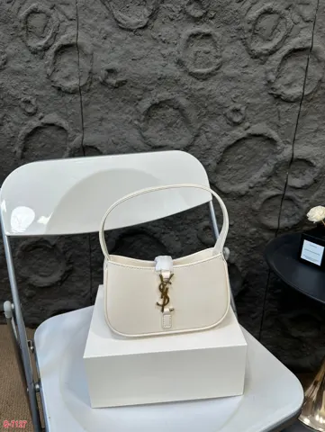Yves Saint Laurent Hobo