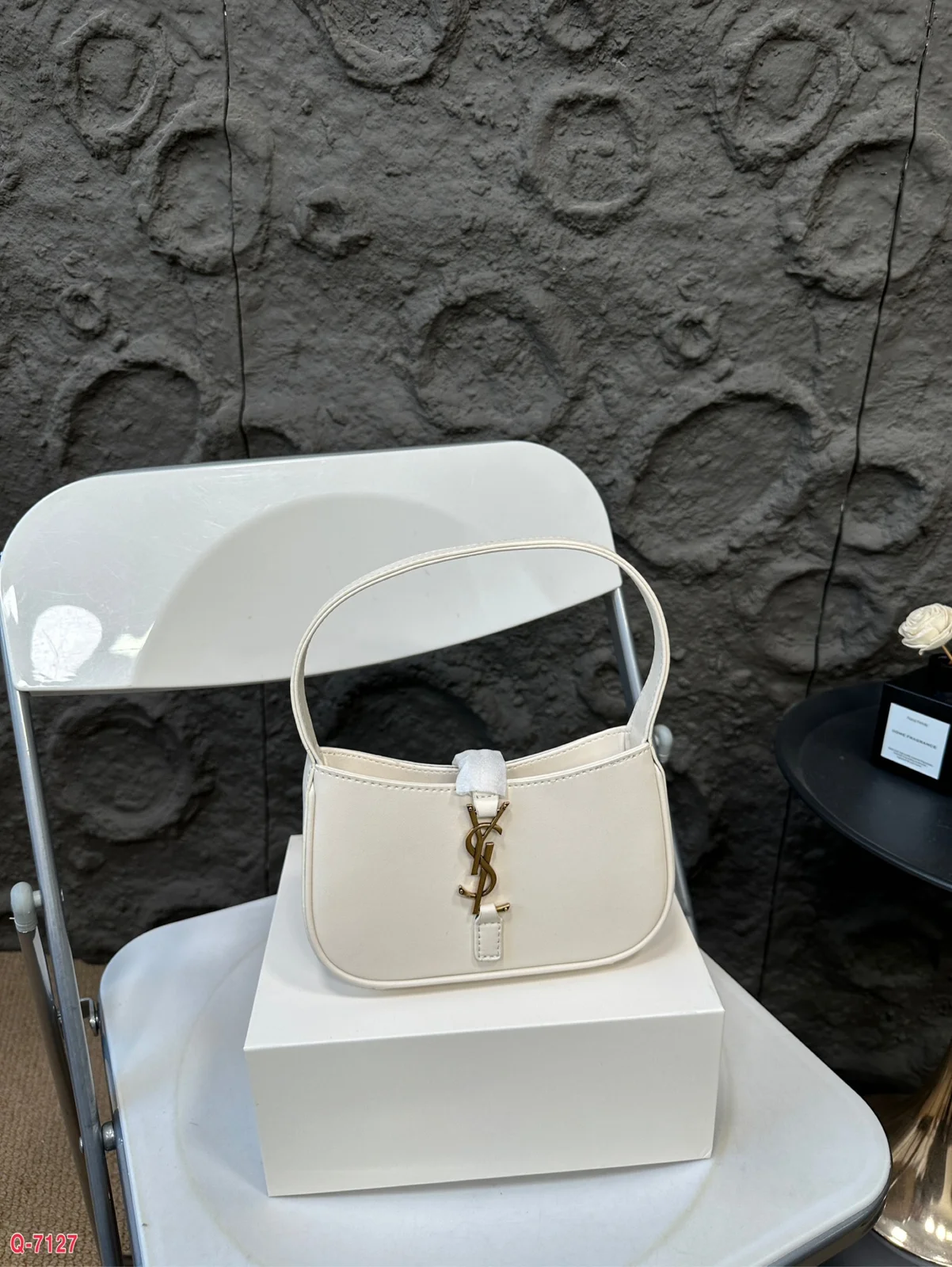 Yves Saint Laurent Hobo