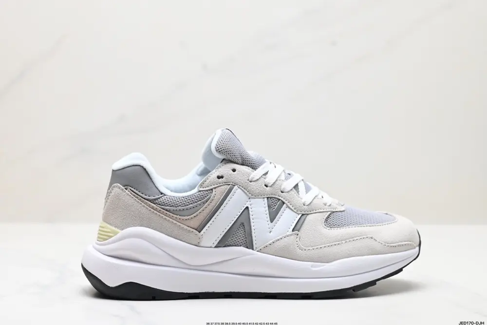 New Balance NB5740 series uses a variety of carefully selected high-quality materials to M5740CB