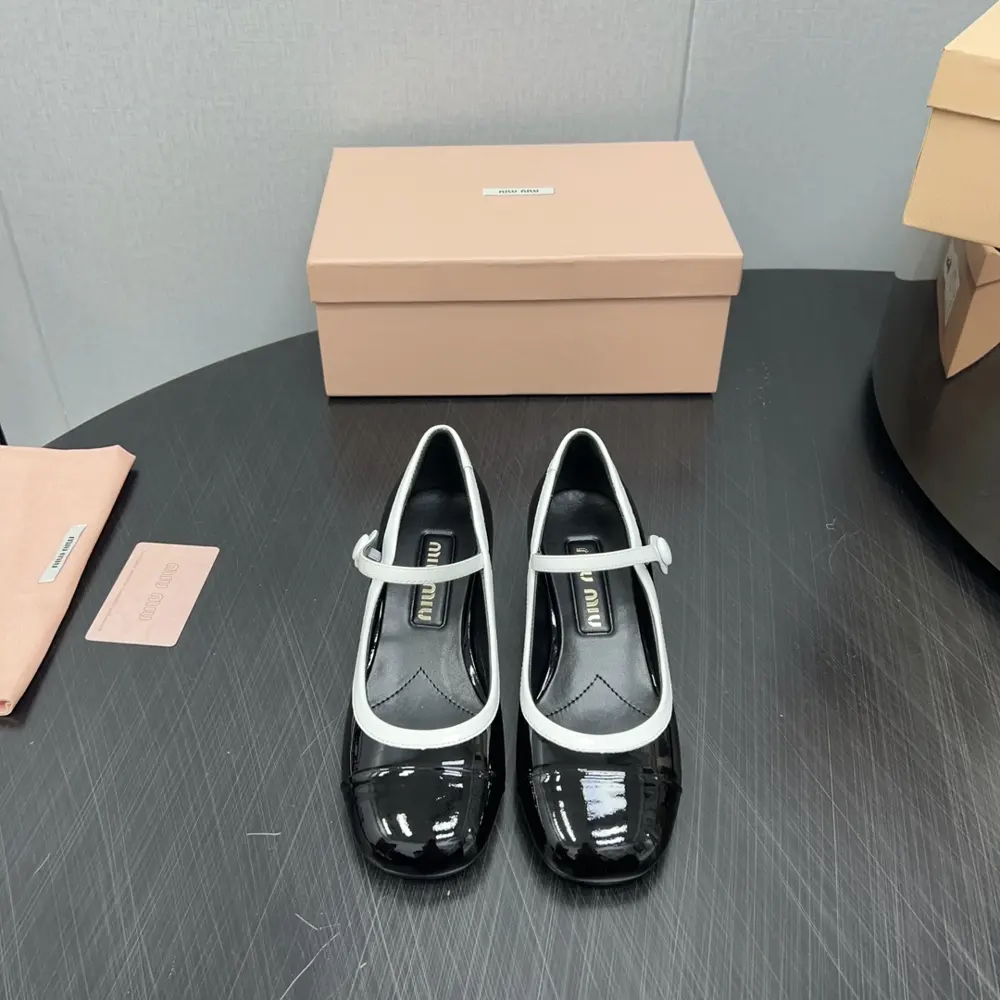 Miu Miu Miu’s latest catwalk hit single shoe series