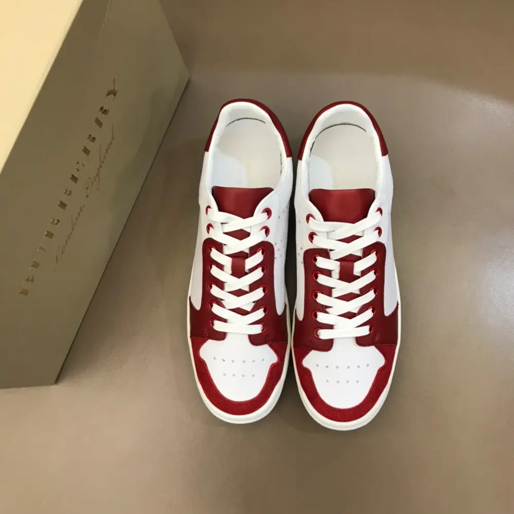 Burberry men’s classic low-top sneakers
