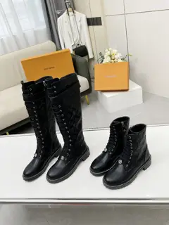 Louis Vuitton. The real thing is even better. Size 35-40. Size 41 can be customized. Long