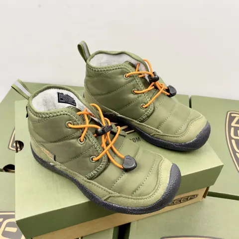 Keen Cohen polo velvet boots