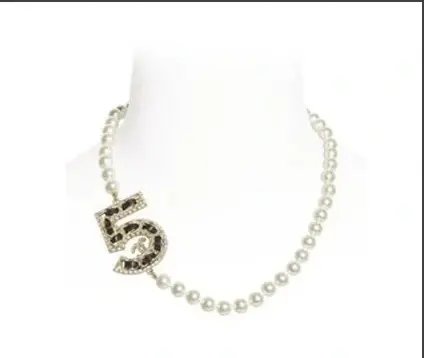 Chanel 5-shaped pearl necklace
