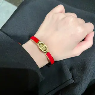 Hot item recommendation