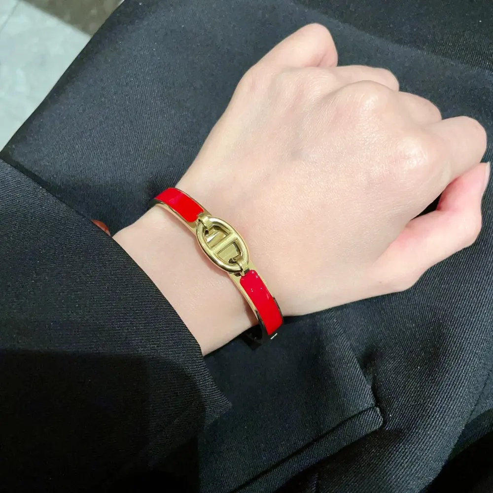 Hot item recommendation