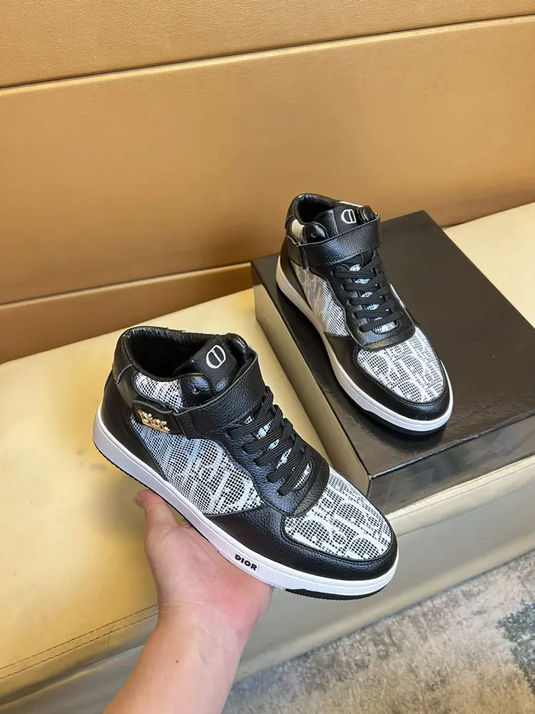 Dior modern style sports shoes. A must-have casual shoe for trendy men Original brand