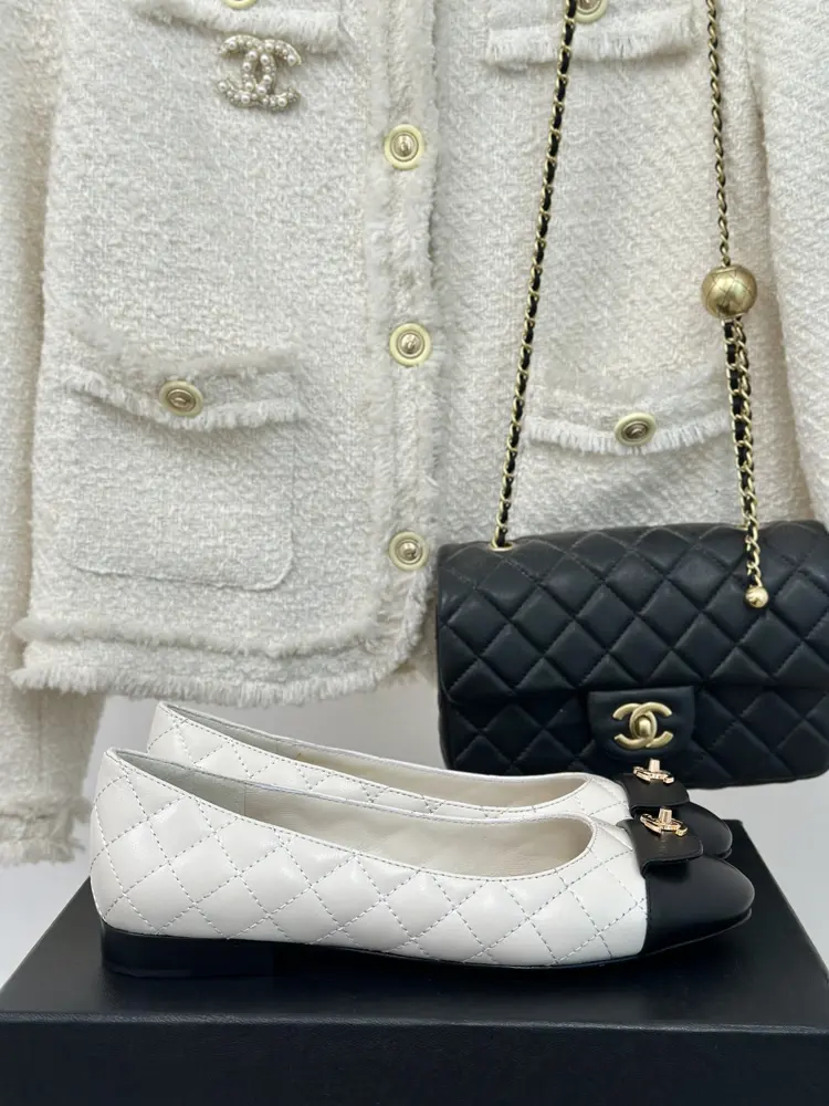 Chanel diamond double C thick heel single shoes