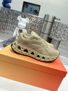 Dior B35 latest dad sneakers are new products for autumn