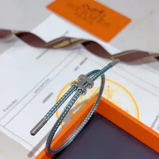 Hermès bracelet is a real test of the craftsmanship of the craftsman. To ensure that the