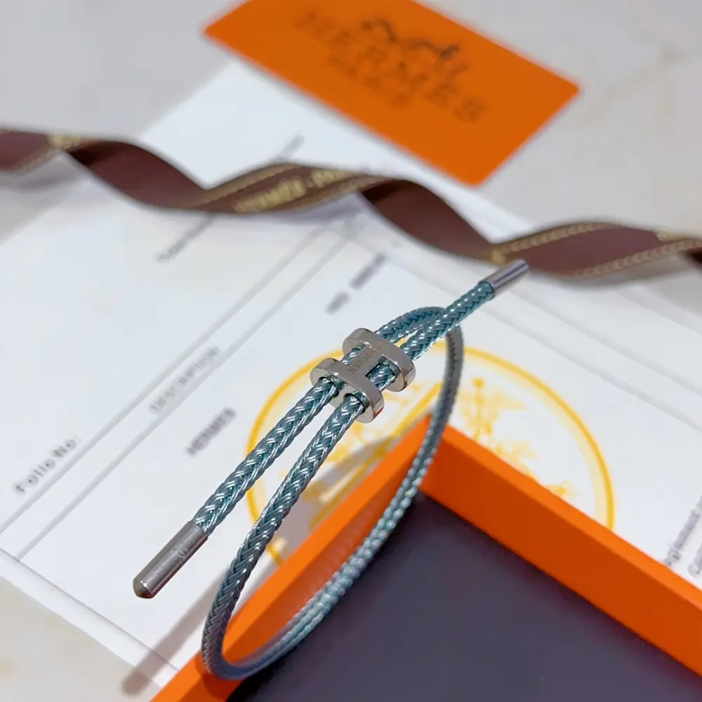 Hermès bracelet is a real test of the craftsmanship of the craftsman. To ensure that the